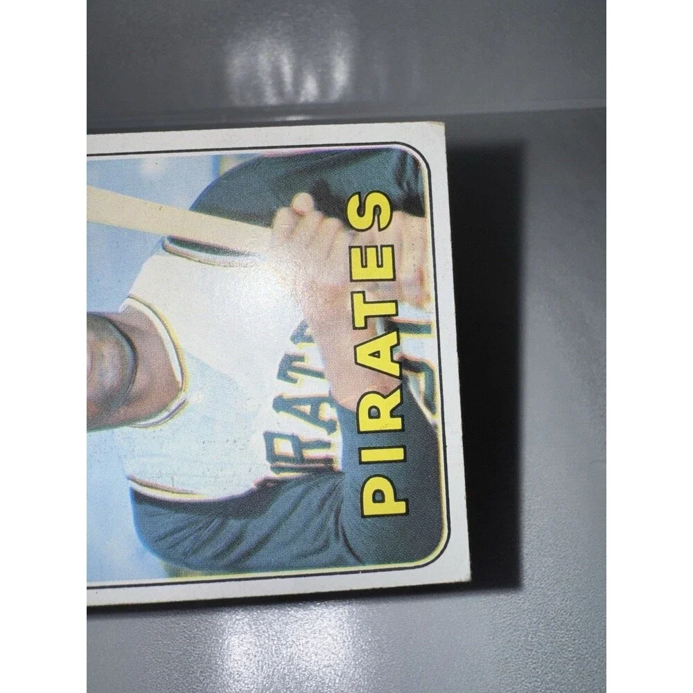 69 Topps Vintage Roberto Clemente #50 Bob on Card Very Clean Mild Corner Fray